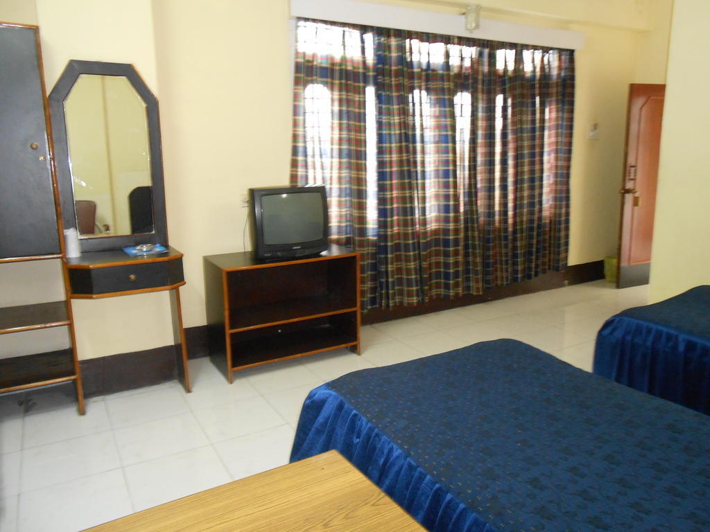 Hotel Blue Moon Guwahati Luaran gambar