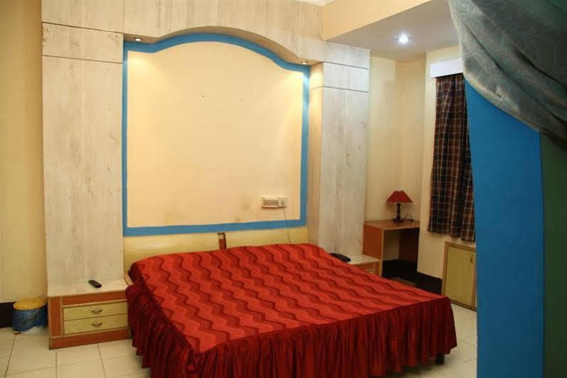 Hotel Blue Moon Guwahati Luaran gambar